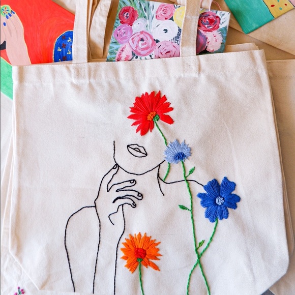 Floral beauty embroidered canvas tote bag, heavy duty minimalistic tote bags - Picture 1 of 4